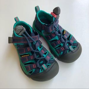 Keen Sandals- Girls {size 9}